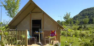 Lodge Canadienne voor gehandicapte persoon, de tent comfort voor 2 met ontbijt inbegrepen