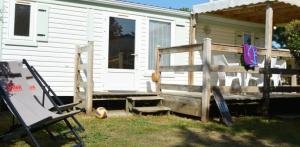 Stacaravan met 2 slaapkamers + tv - by maeva