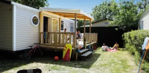 Stacaravan met 3 slaapkamers + tv