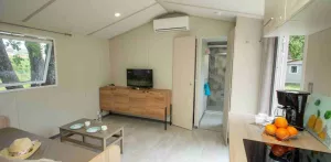 Stacaravan met airconditioning 2 slaapkamers + TV
