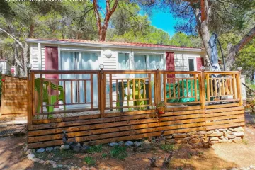 Camping La Pinède