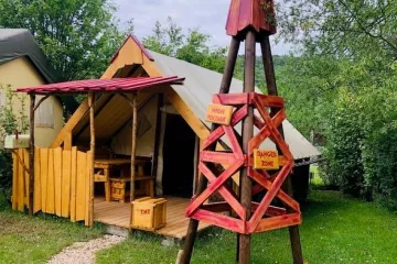 Camping La Roche d'Ully