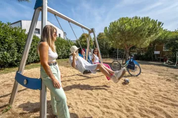 Camping Paradis au Port de l'Houmeau - Maeva