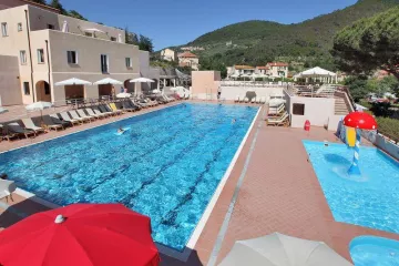 Il Villaggio di Giuele - Eurocamping Calvisio