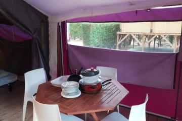 Flower Camping La Rivière