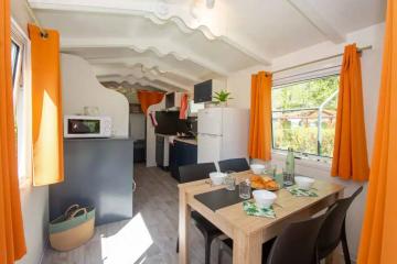 Flower Camping  A La Rencontre du Soleil