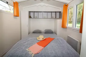 Flower Camping  A La Rencontre du Soleil