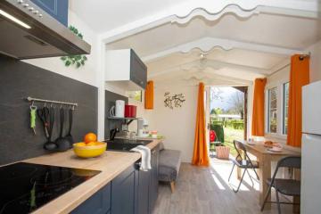 Flower Camping  A La Rencontre du Soleil