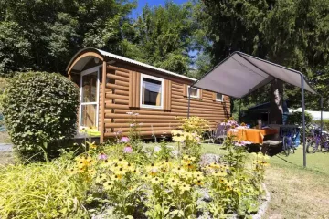 Flower Camping  A La Rencontre du Soleil