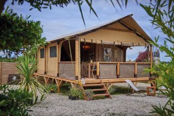 Flower Camping La Rivière