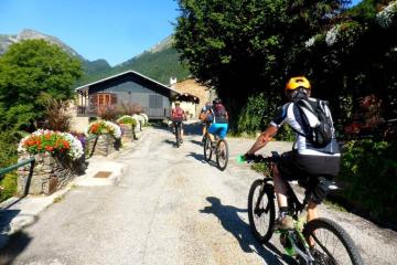 Flower Camping LA BEXANELLE