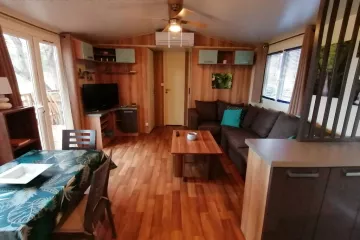 Camping La Pinède