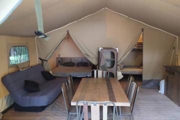 Flower Camping La Rivière