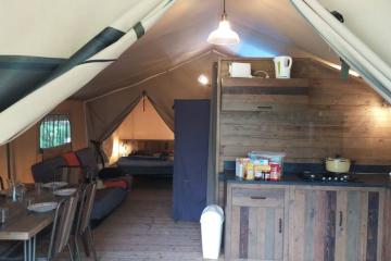 Flower Camping La Rivière