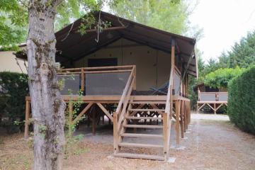 Flower Camping La Rivière