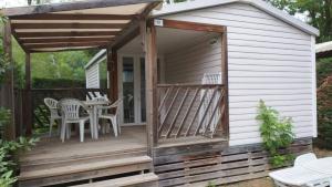 Flower Camping La Rivière