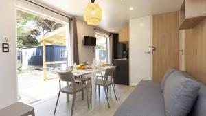 Flower Camping Tamarins Plage 