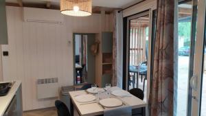 Flower Camping La Rivière