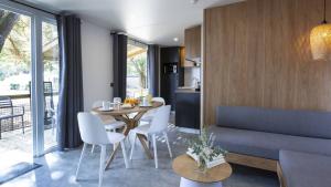 Flower Camping Tamarins Plage 