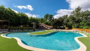 Camping maeva Escapades Millau Plage