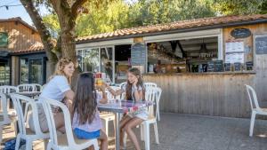 Camping au Port de l'Houmeau - Maeva
