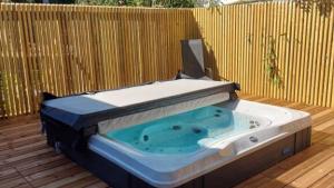 Camping Ushuaïa Villages Les Fougères - Maeva