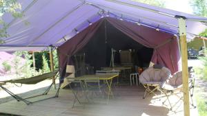 Flower Camping La Rivière