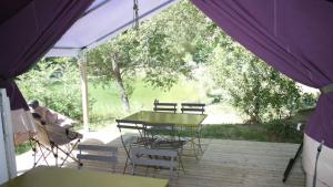 Flower Camping La Rivière