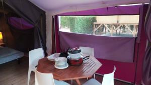 Flower Camping La Rivière