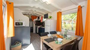 Flower Camping  A La Rencontre du Soleil