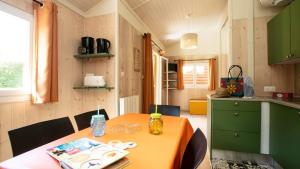 Flower Camping  A La Rencontre du Soleil