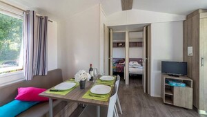 Stacaravan Riviera 3 slaapkamers + overdekt terras + TV (32m² / 2013)