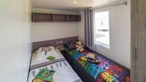 Stacaravan Riviera 3 slaapkamers + overdekt terras + TV (32m² / 2013)