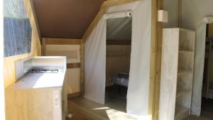 Flower Camping La Rivière