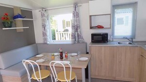 Mobil-home 6/8 pers. - Terrasse couverte - 3 chambres, 1 convertible