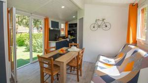 Flower Camping  A La Rencontre du Soleil