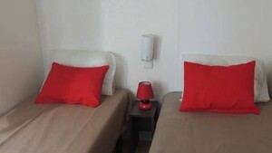 Mobilheim Confort + SUNNY 27m² (2 Zimmer - Überdachte Terrasse) + TV