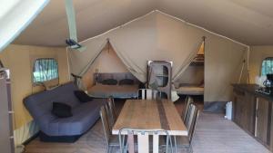 Flower Camping La Rivière