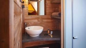 Flower Camping La Rivière