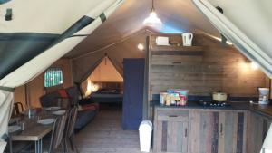 Flower Camping La Rivière