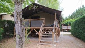 Flower Camping La Rivière