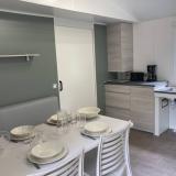 Stacaravan Confort 36m² - 2 slaapkamers - voor mindervaliden + Half-schaduwrijk terras