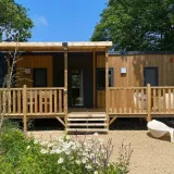 Premium Cottage: 2 Schlafzimmer + Überdachte Terrasse + Geschirrspüler + Fernseher (32 m² / 2024)