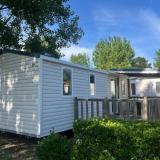 Stacaravan Confort 26m² 2 slaapkamers + Half -schaduwrijk terras (landzijde)