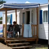 Stacaravan Confort 26m² 2 slaapkamers + Half -schaduwrijk terras voor mindervaliden (strandkant)