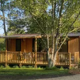 COZY Lodge „804“: 2 Schlafzimmer + Überdachte Terrasse + Geschirrspüler + TV (30 m² / 2026)