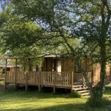 COZY Lodge „844“: 2 Schlafzimmer + Überdachte Terrasse + Geschirrspüler + TV (32 m² / 2026)
