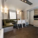 Stacaravan Comfort met airconditioning 3 slaapkamers + TV