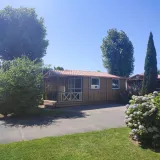 Chalet Morea Standard 25m² (2 Schlafzimmer) + TV + Überdachte Terrasse +BBQ