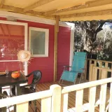 Mobilheim Confort + LIFE Behindertenzugang 32m² + TV  (2 Zimmer) - Überdachte Terrasse